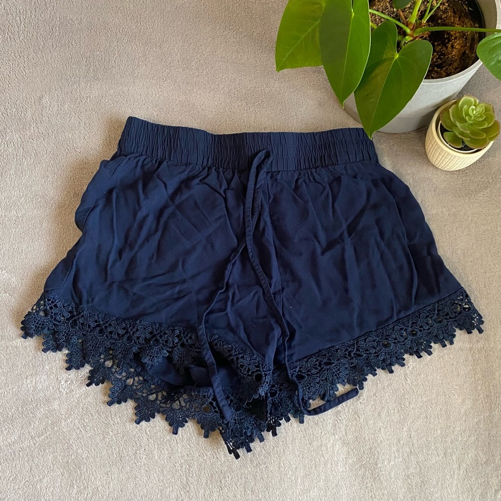 Dark blue flowy shorts XS